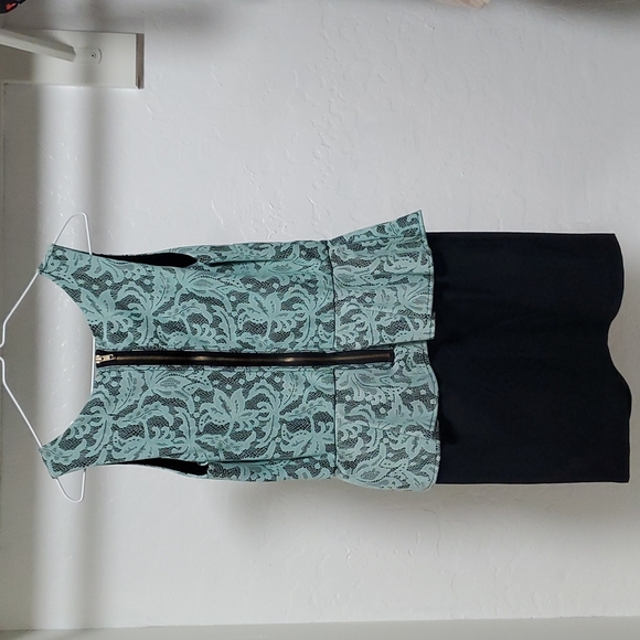 Dress - Picture 2 of 2